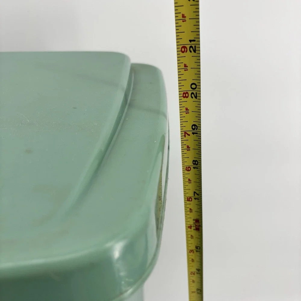 Rubbermaid vintage front